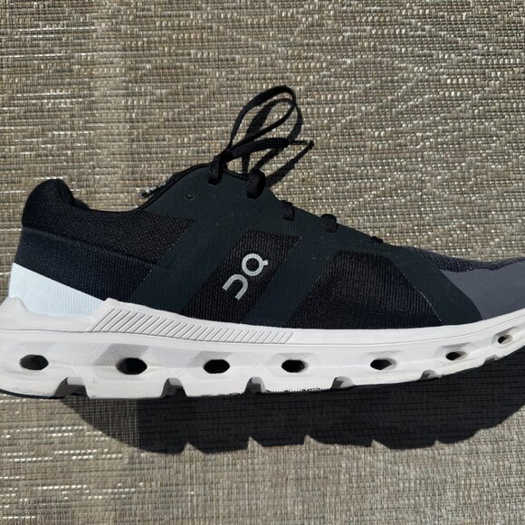 On Men's Cloudrunner Running Shoes - Picture 8 of 8